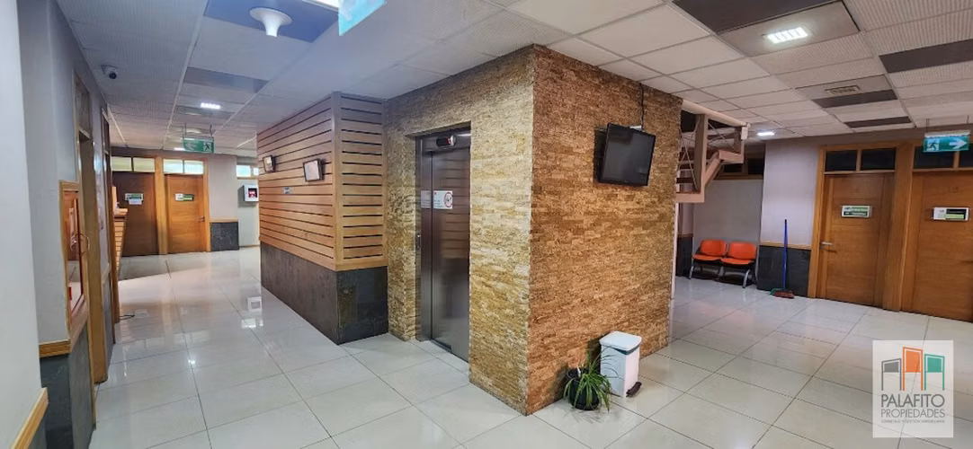 Box médicos con baño privado, excelente ubicación