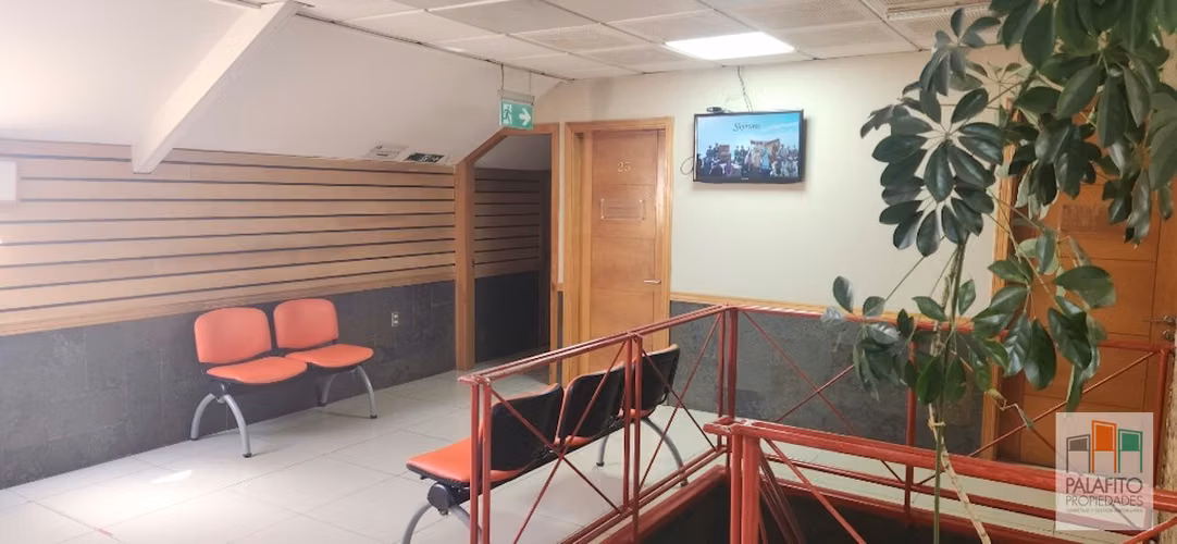 Box médicos con baño privado, excelente ubicación
