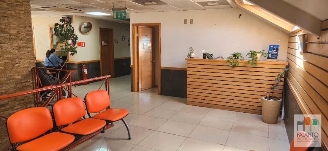 Box médicos con baño privado, excelente ubicación