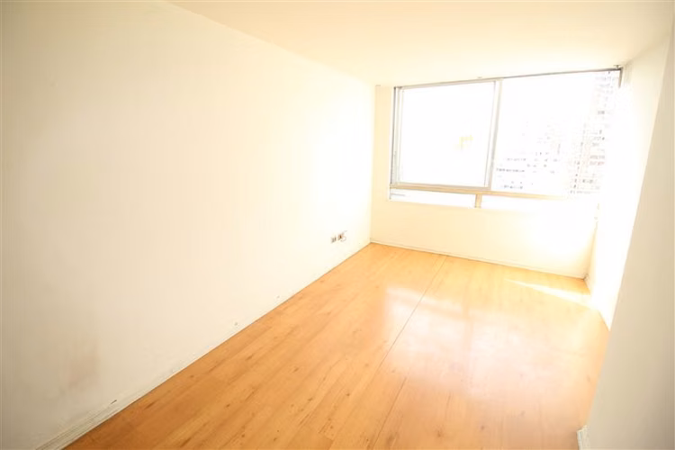 VENTA 1D1B bodega-estacionamiento -Metro Sta Lucía Santiago - Imagen 5