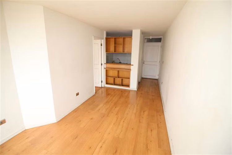 VENTA 1D1B bodega-estacionamiento -Metro Sta Lucía Santiago