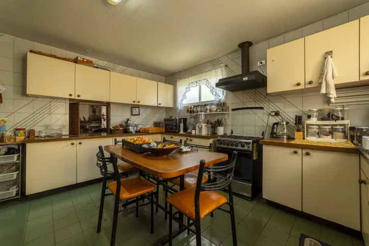 1% DE COMISION CASA 4 DORM Y 4 BAÑOS EN RANCAGUA.