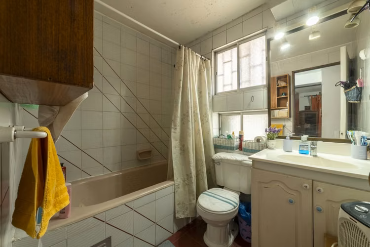 1% DE COMISION CASA 4 DORM Y 4 BAÑOS EN RANCAGUA.
