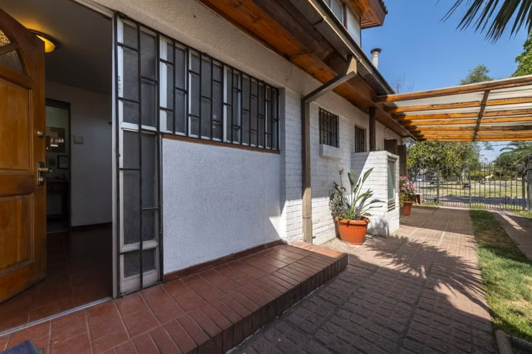 1% DE COMISION CASA 4 DORM Y 4 BAÑOS EN RANCAGUA.