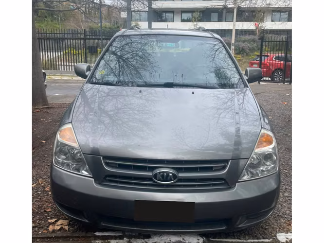 Kia Carnival 2010 2.7 V6 AT - 8 Pasajeros / Revisión al día