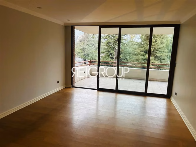 Departamento en venta de 4 dorm. en Lo Barnechea