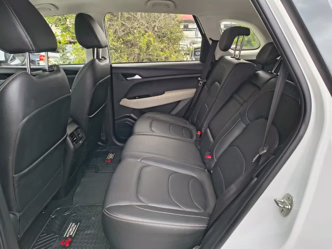 Chevrolet Captiva 1.5T LTZ FWD CVT AT 5P 2023 - Imagen 16