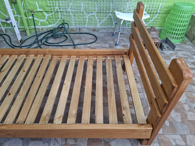 CAMA 1 PLAZA DE MADERA