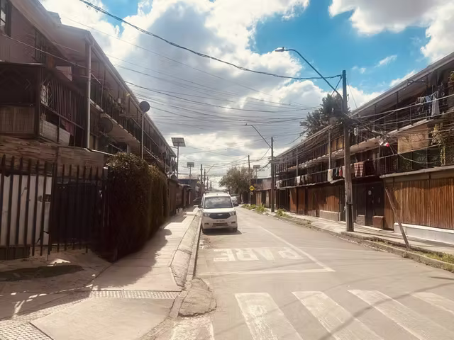 DEPARTAMENTO EN VENTA – AVDA.  LOS MARES  $68.000.000