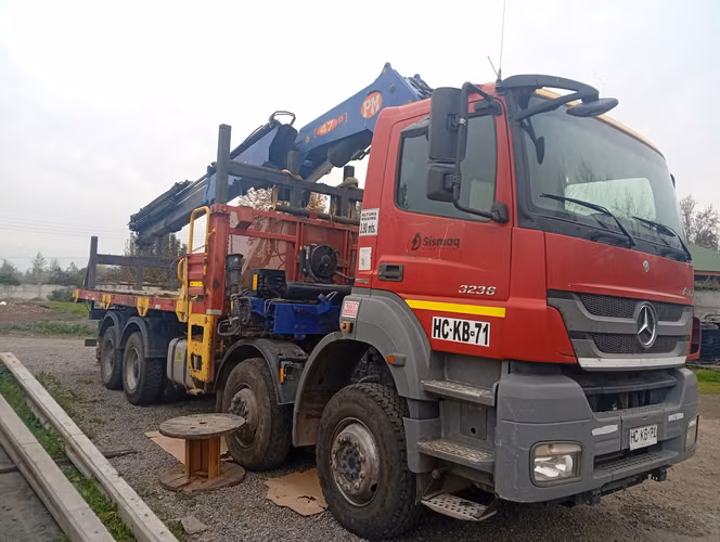 CAMION PLUMA - MERCEDES AXOR 3236