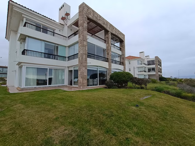 DEPARTAMENTO EN VENTA EN EL EXCLUSIVO CONDOMINIO  SERENA GOLF, LA SERENA.