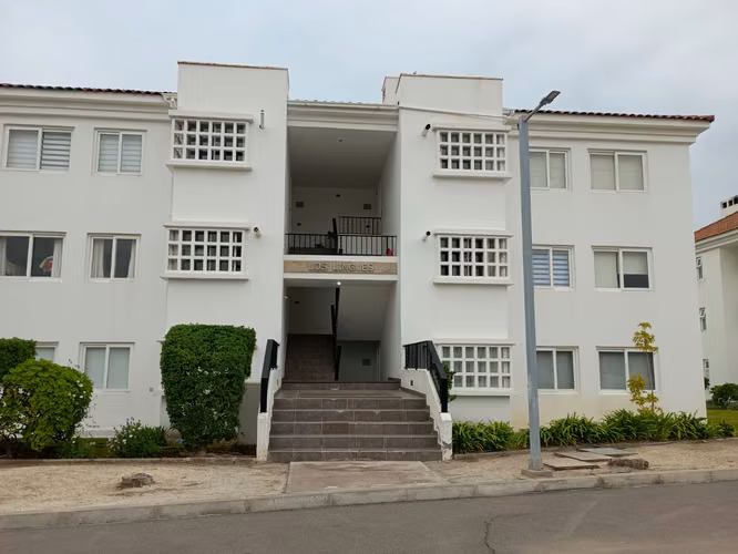 DEPARTAMENTO EN VENTA EN EL EXCLUSIVO CONDOMINIO  SERENA GOLF, LA SERENA.