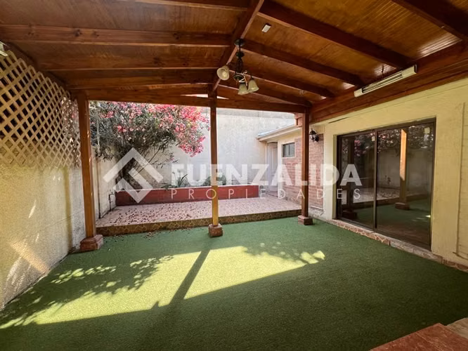 Casa en arriendo de 4 dorm. en La Florida