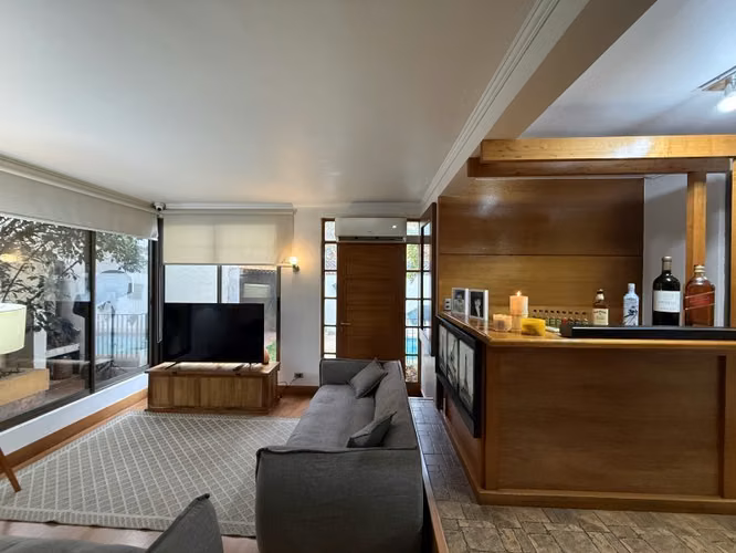 Vendemos Casa En Condominio A Pasos Del Colegio Montessor