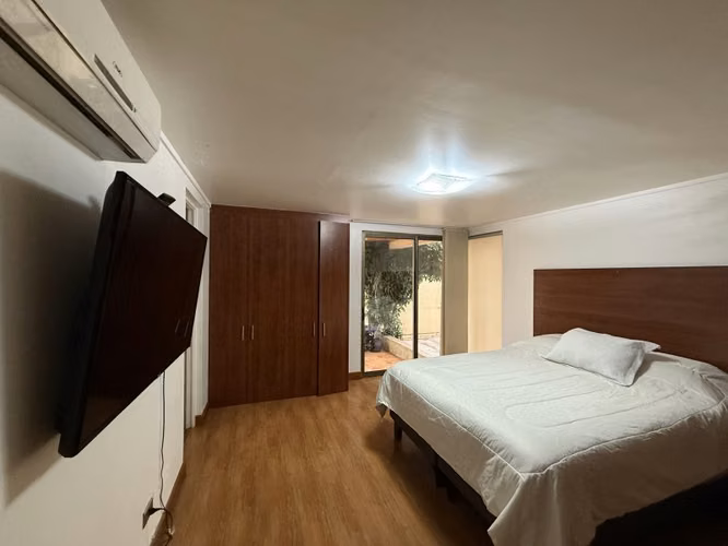 Vendemos Casa En Condominio A Pasos Del Colegio Montessor