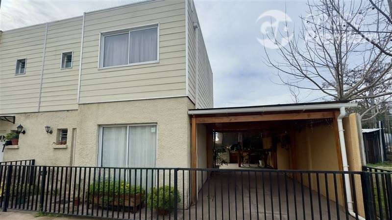 Casa en venta de 2D-2B-1 bodega-1 estacionamiento Curacavi
