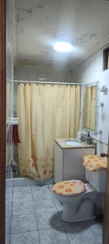 Amplia casa en condominio en Santiago Centro