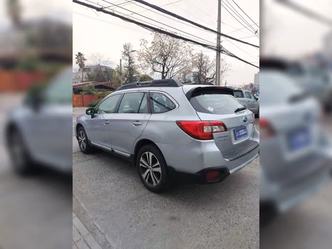 SUBARU OUTBACK 2018
