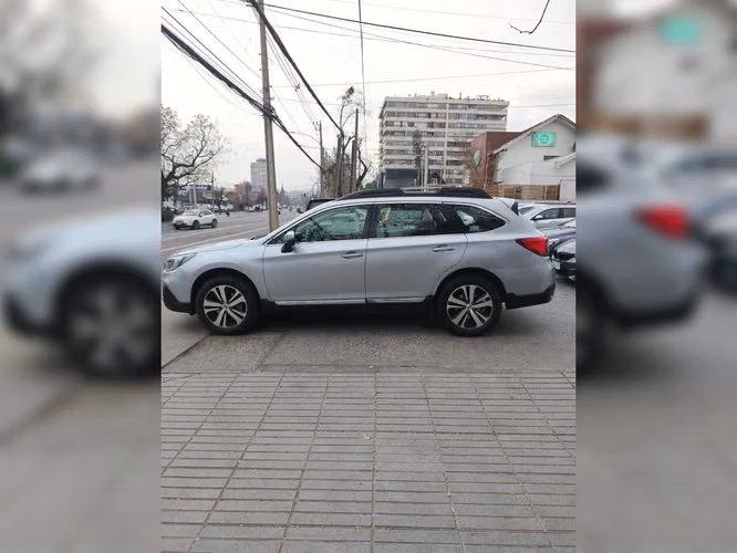 SUBARU OUTBACK 2018