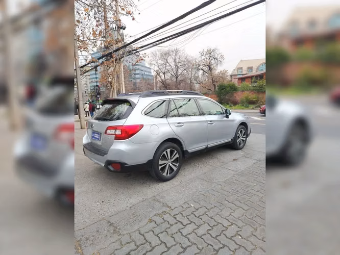 SUBARU OUTBACK 2018