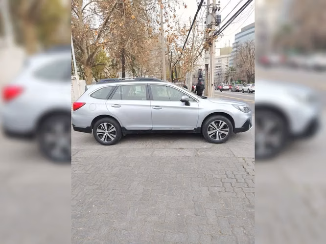 SUBARU OUTBACK 2018