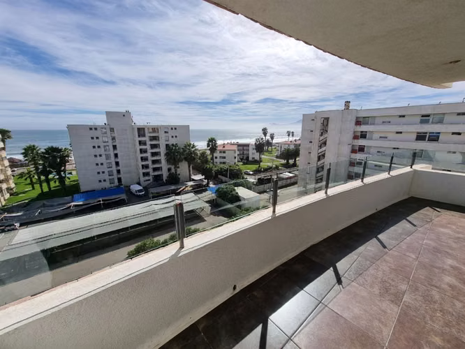 Departamento Con Vista Al Mar En Avenida Pacífico, La Serena