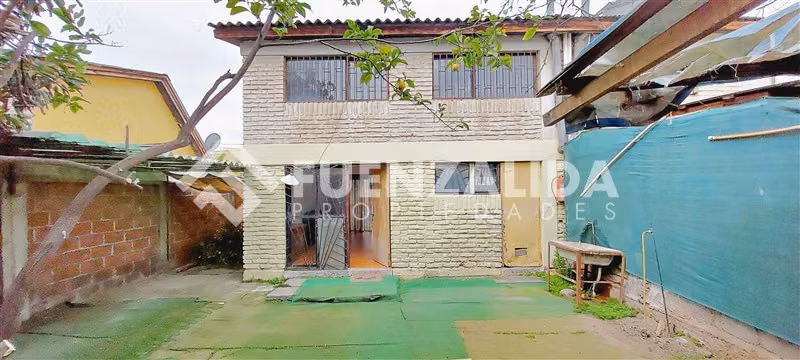 Casa en venta de 3 dorm. en La Florida