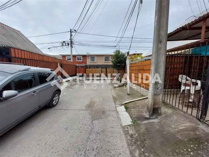 Casa en venta de 3 dorm. en La Florida