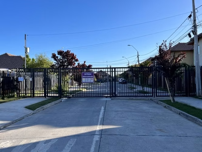 Arrendamo Linda Casa En Condominio Cerrado Hacienda Talca