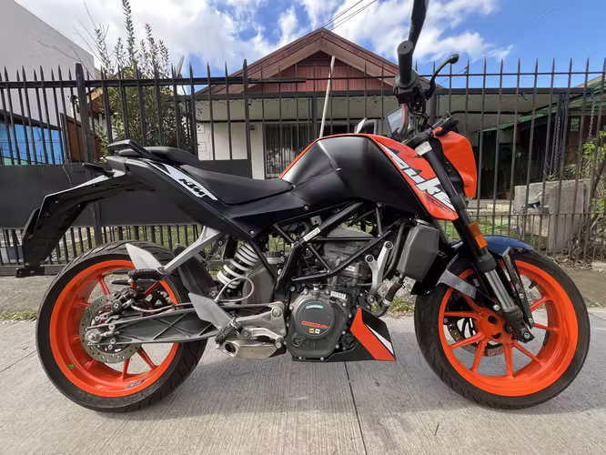 Moto KTM Duke 200