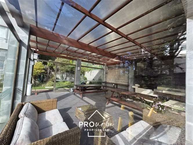 Venta dpto. estilo mariposa 2 dorm, Estacionamiento y bodega