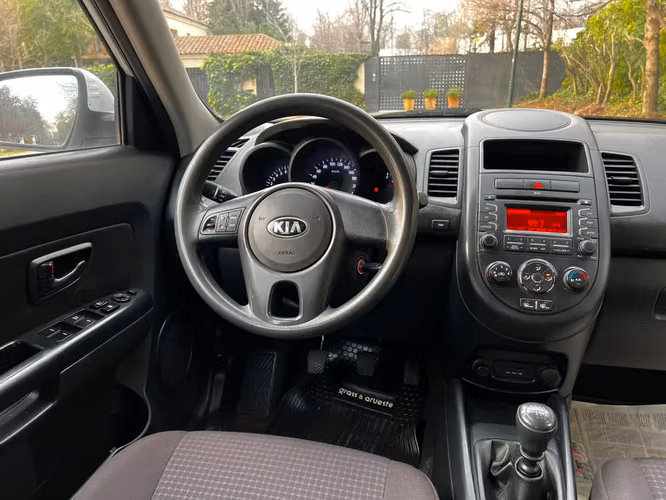 KIA Soul LX 1.6L MT6 año 2014