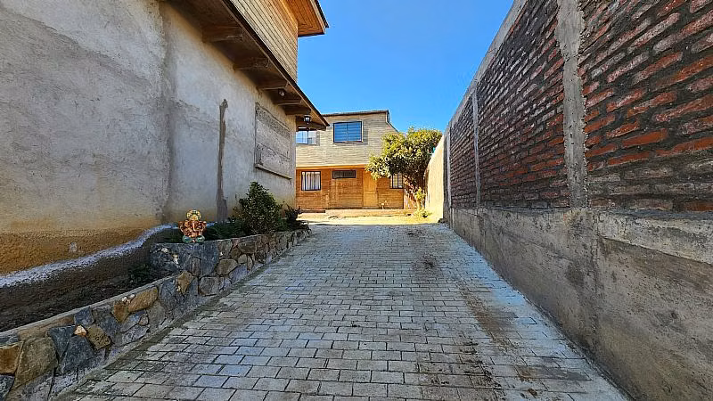 HERMOSA CASA CON TRES CABAÑAS EN VENTA EN PICHILEMU