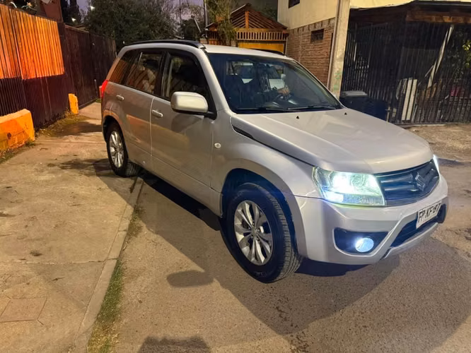 Suzuki Grand Nomade Sport 4x2 año 2013 - Imagen 6