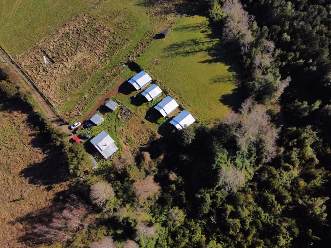 VENTA PARCELA CON 5 CABAÑAS – SECTOR TRALCAO, VALDIVIA - Imagen 8
