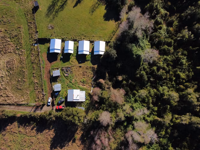 VENTA PARCELA CON 5 CABAÑAS – SECTOR TRALCAO, VALDIVIA - Imagen 7