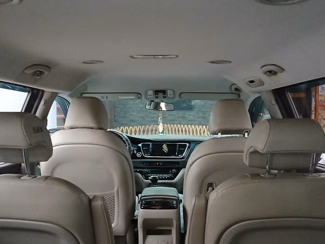 Vendo Auto Kia Carnival  2016
