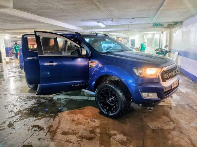 Se vende Ford límited
