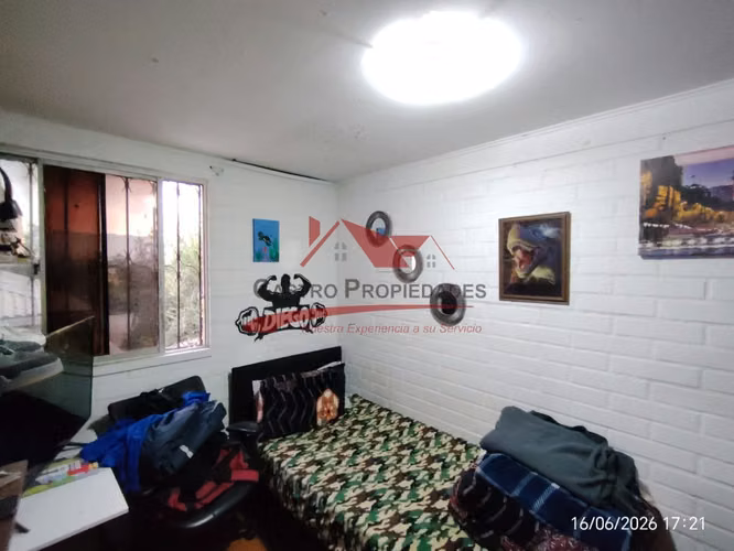 Casa de Dos Pisos con 3 Dormitorios, 2 Baños, Quilicura.