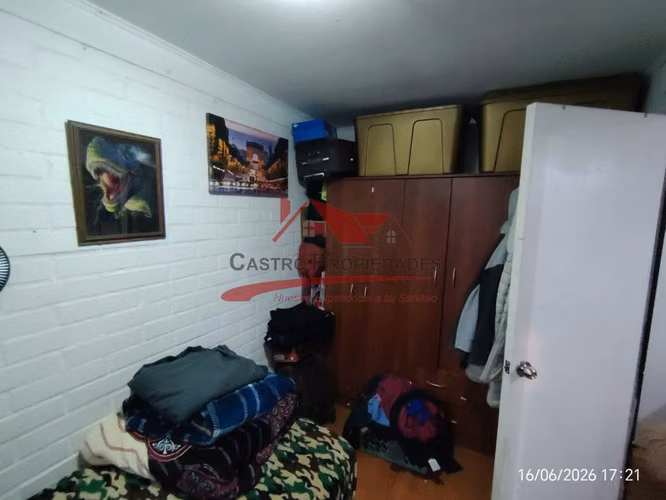Casa de Dos Pisos con 3 Dormitorios, 2 Baños, Quilicura.