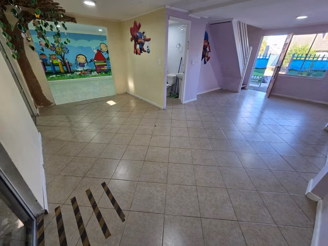 Vendo Casa con Uso Comercial - Jardines de Rauquén