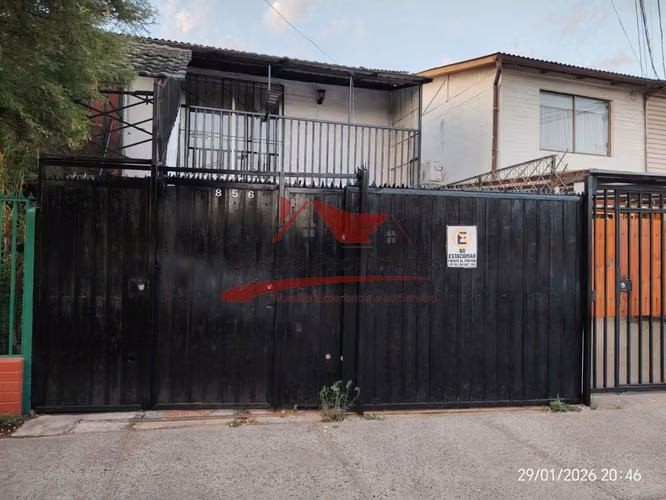Casa de Dos Pisos, 3 Dormitorios, 2 Baños, Puente Alto.