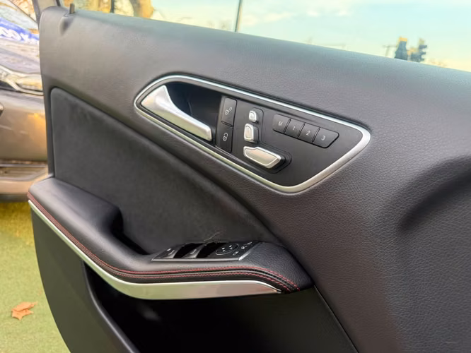 MERCEDES-BENZ GLA 250 2.0 4MATIC 4X4 AT 5P. 2019