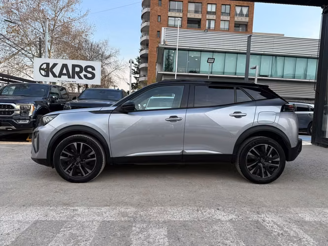 PEUGEOT 2008  2025