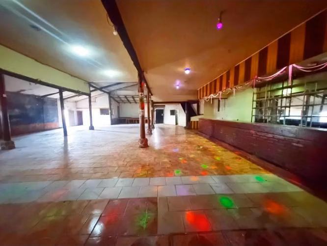 Arriendo Gran Local Comercial Avda. Las Industrias