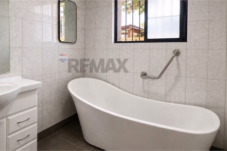 Casa en venta en la reina novación tasa 1,46%