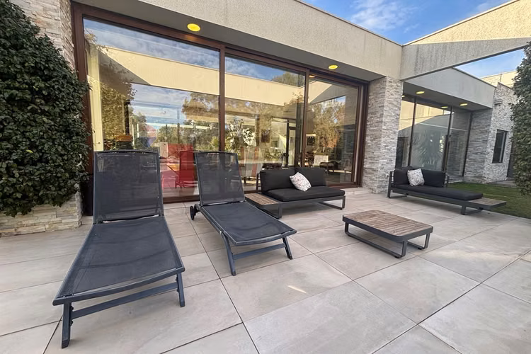 Casa con gran entorno en brisas de chicureo