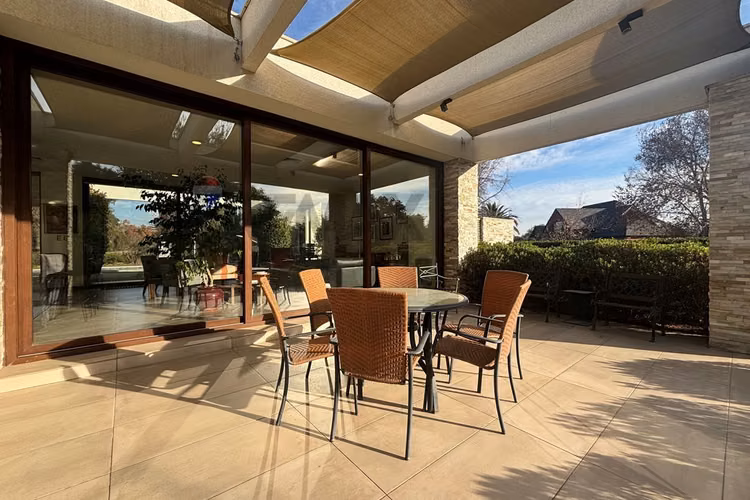 Casa con gran entorno en brisas de chicureo