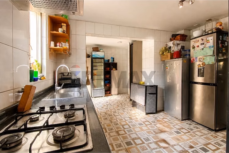 Amplia casa 5d/3b, 3 pisos en peñalolén - Imagen 14