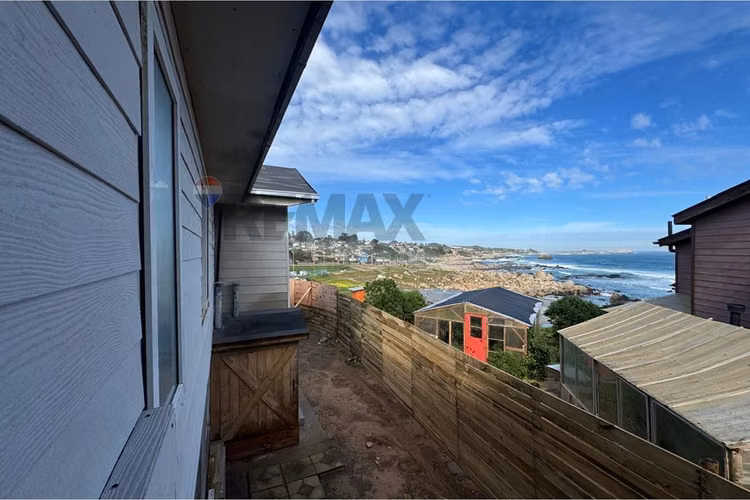 Casa en venta, vista al mar quisco norte